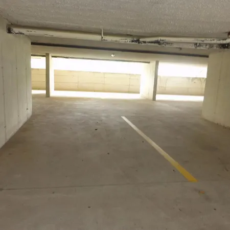 With Private Entrance In Appartement